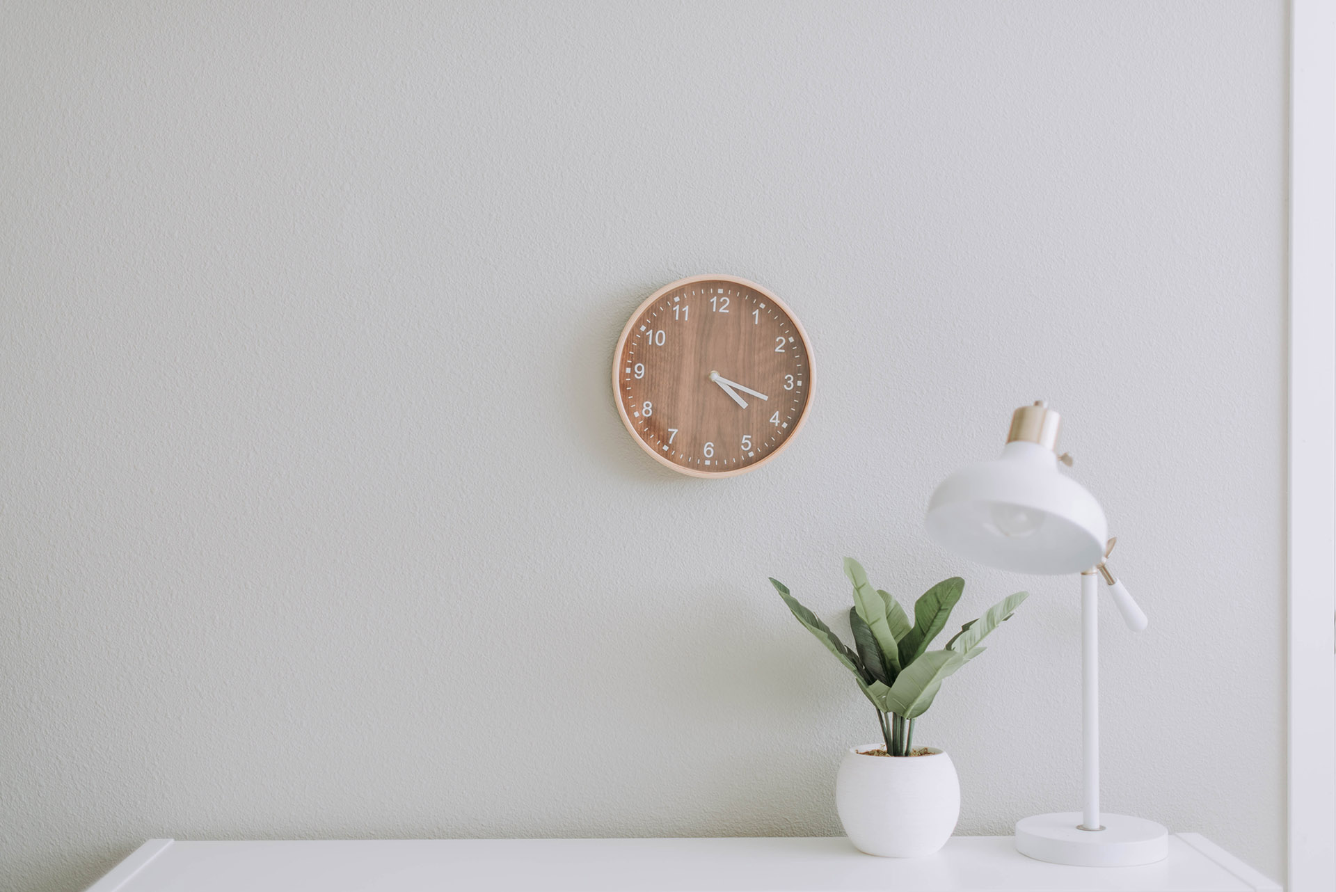 Commercial Cleaning 2 samantha gades 761358 unsplash
