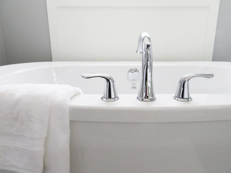 Commercial Cleaning 4 bath-bathroom-bathtub-534116.jpg